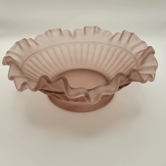 Vintage Amethyst Purple Satin Frosted Glass Bowl Candy Dish Ruffled Edges. - Picture 2 of 10